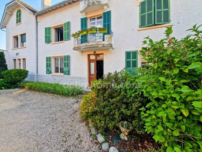 Maison à MEILLON