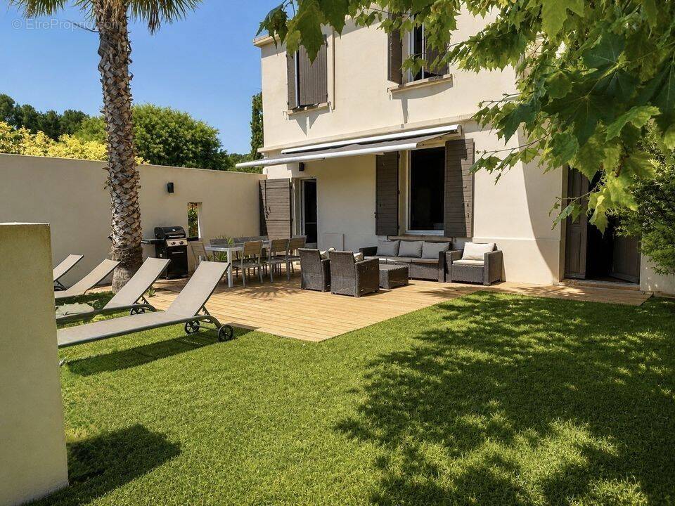 Maison à VILLENEUVE-LES-AVIGNON