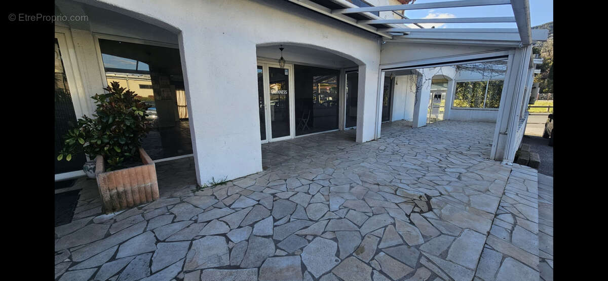 Commerce à LE TIGNET