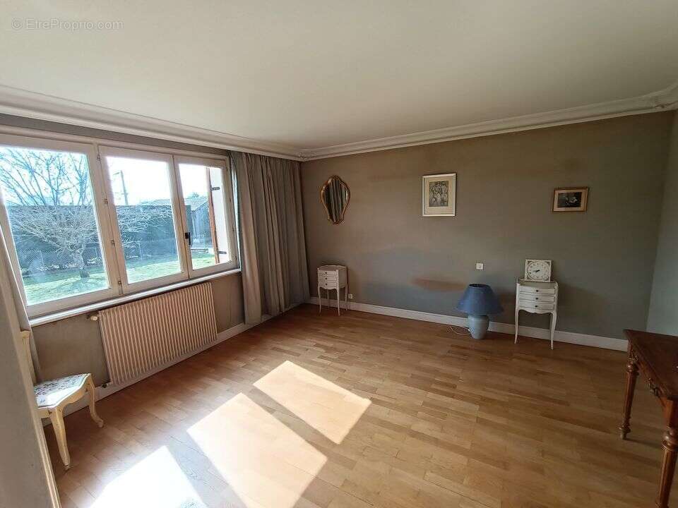 Maison à SAINT-CYR-SUR-MENTHON