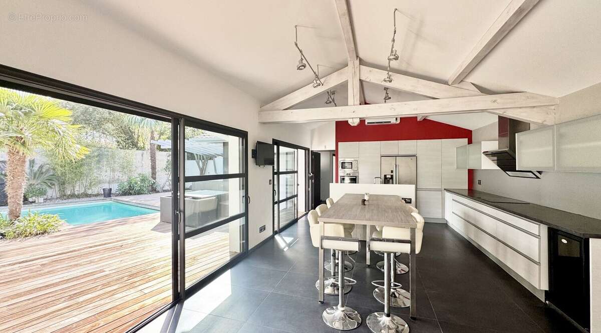 Villa d'architecte de type t5 de 136 m2 avec piscine - photo 7