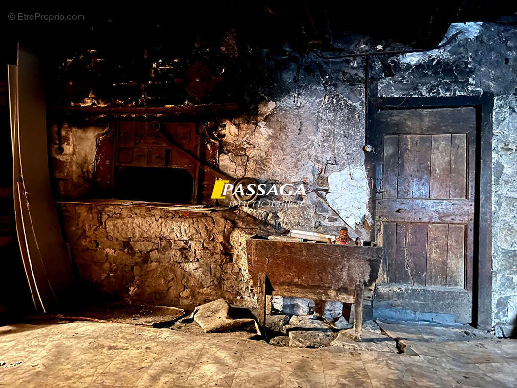 Maison à CAMPAGNAC