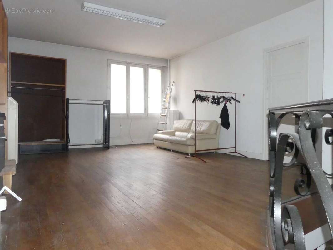 Commerce à LE CREUSOT