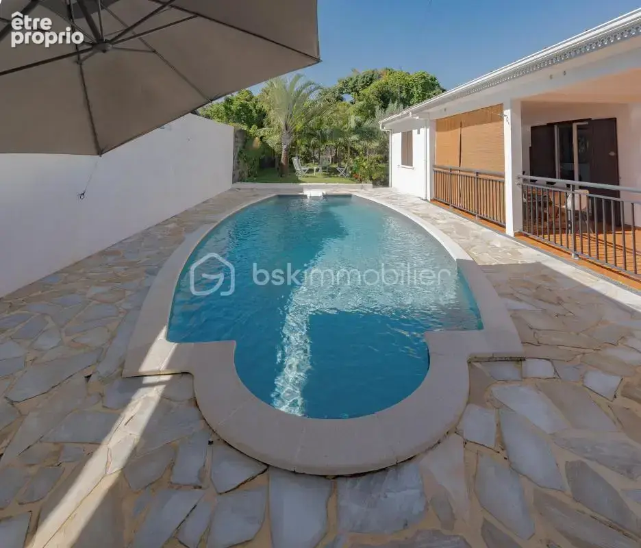 Maison avec piscine et jardin : à découvrir sans tarder ! - photo 18