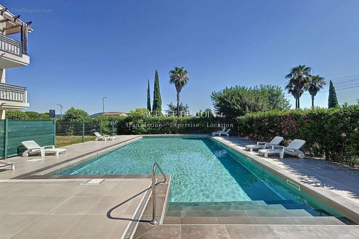 Appartement à LE MUY