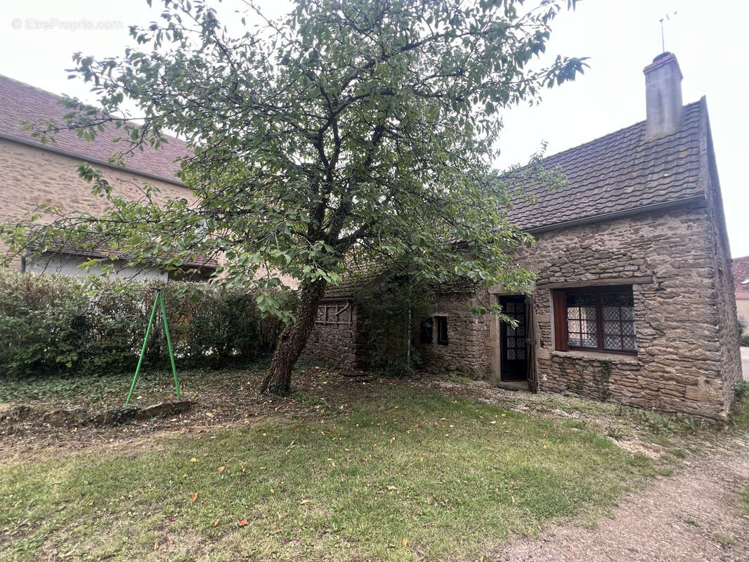 Maison à MONTBERTHAULT