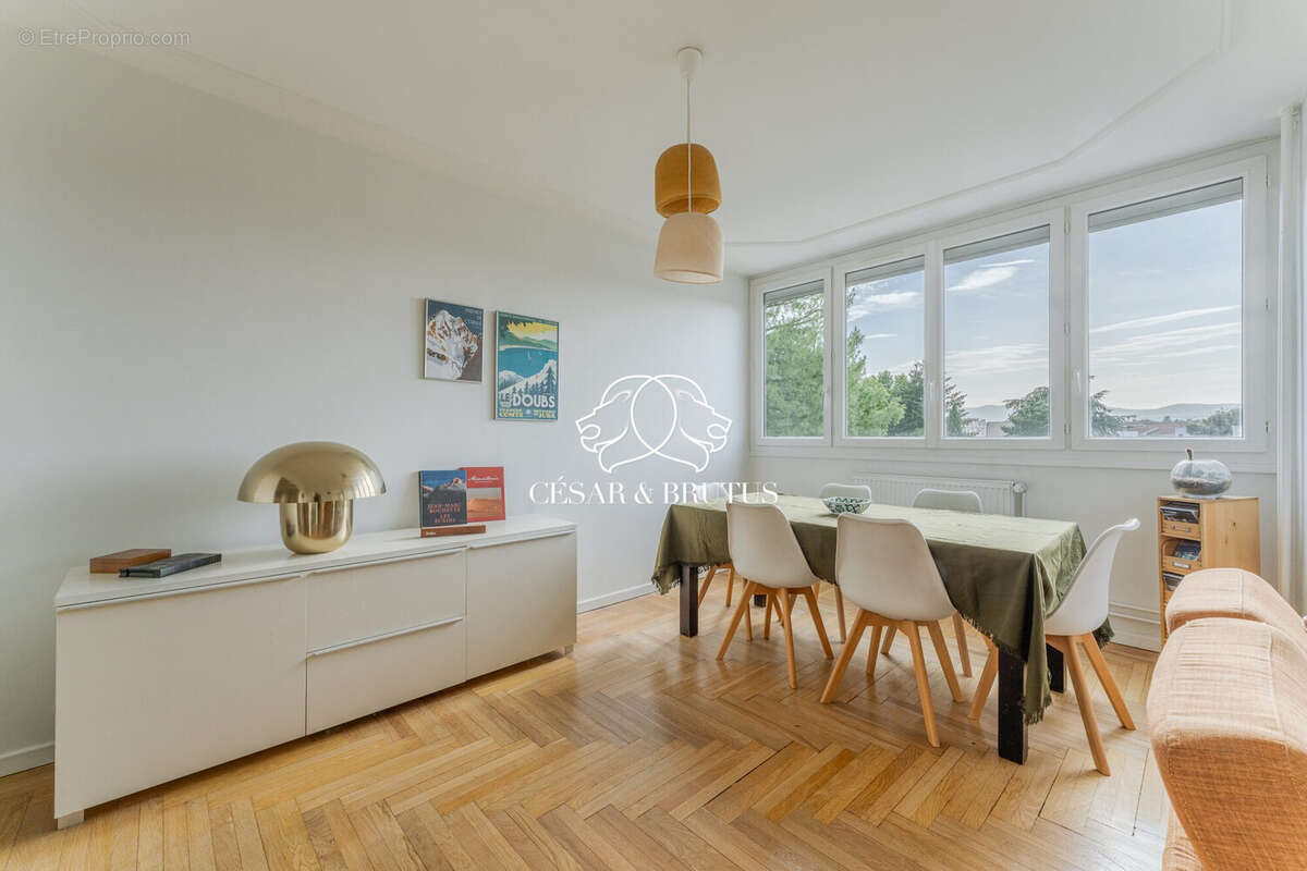 Appartement à TASSIN-LA-DEMI-LUNE