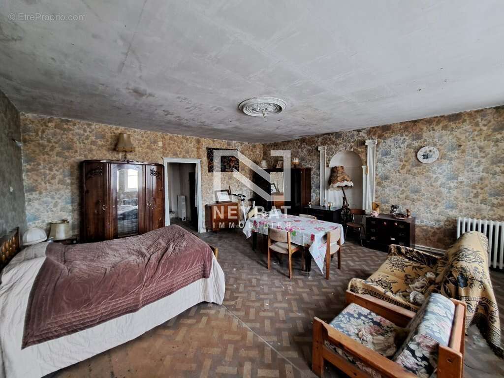 Maison à EPINAC