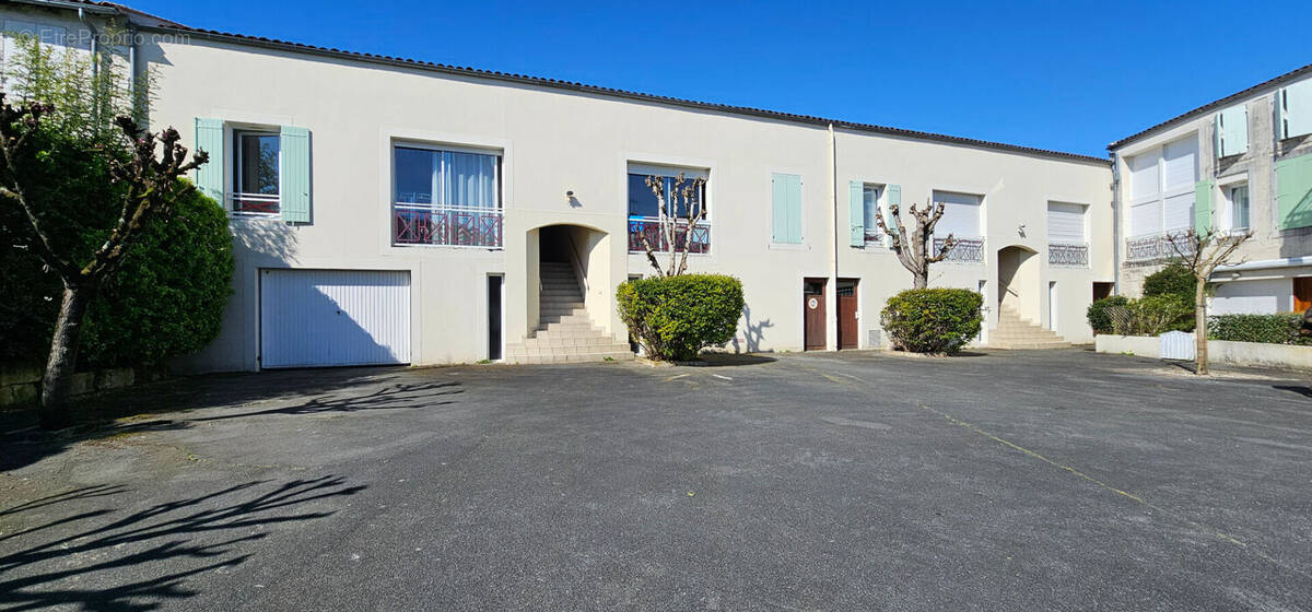 Appartement à SAINTES