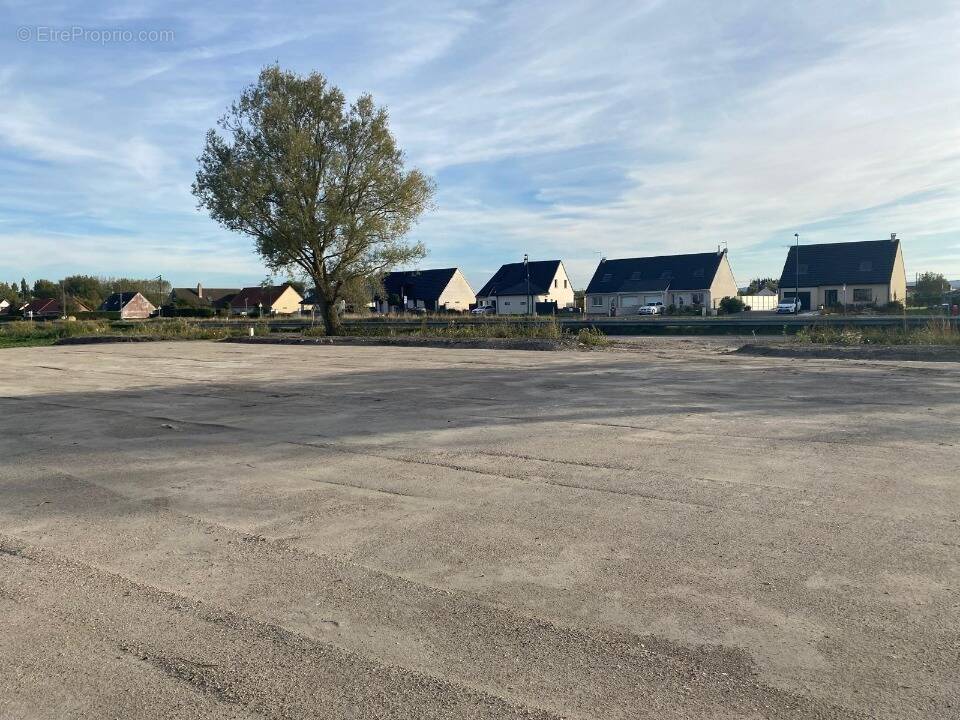 Terrain à LES ATTAQUES