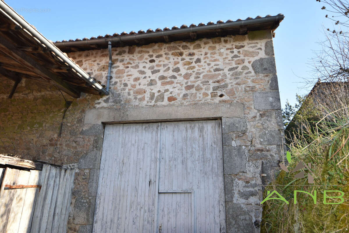 Maison à BUSSEROLLES