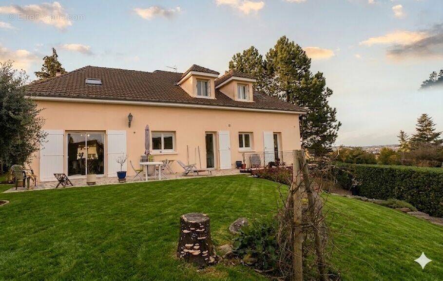 Maison à CHATELLERAULT