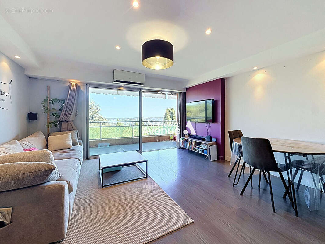 A vendre à Grasse 3 pièces 66 m2 traversant avec loggia, balcon de 17m² parking et cave - photo 3