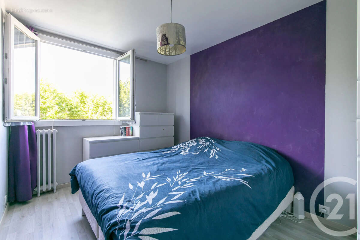 Appartement à SAINT-MAUR-DES-FOSSES