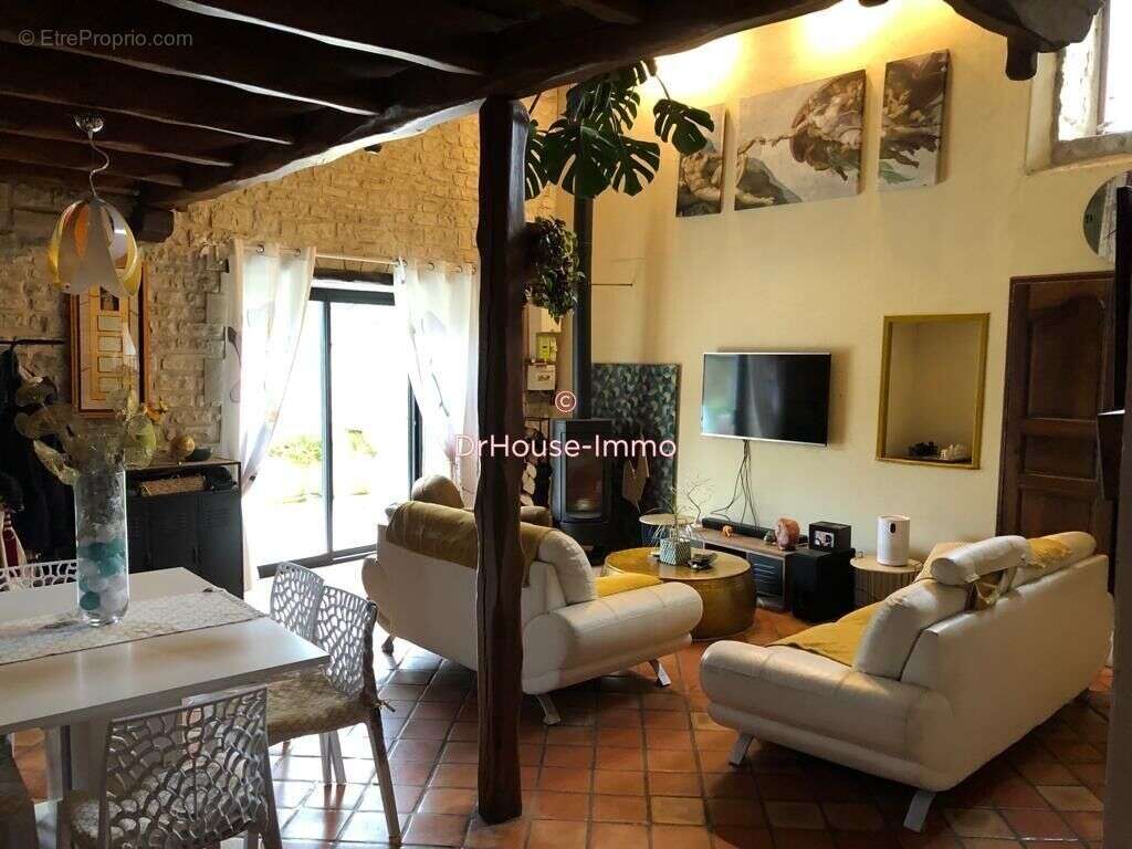 Maison à SAINT-AMANT-DE-BOIXE