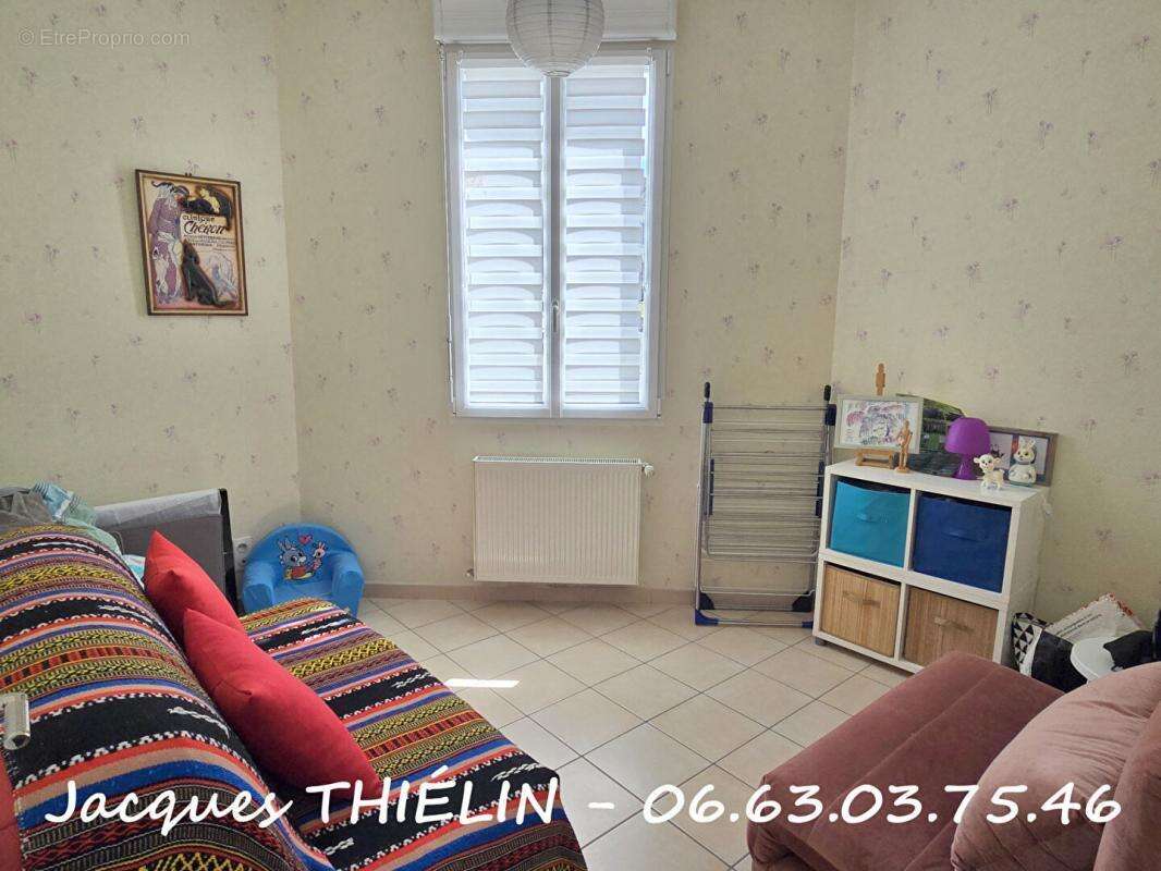 Maison à LONGUE-JUMELLES