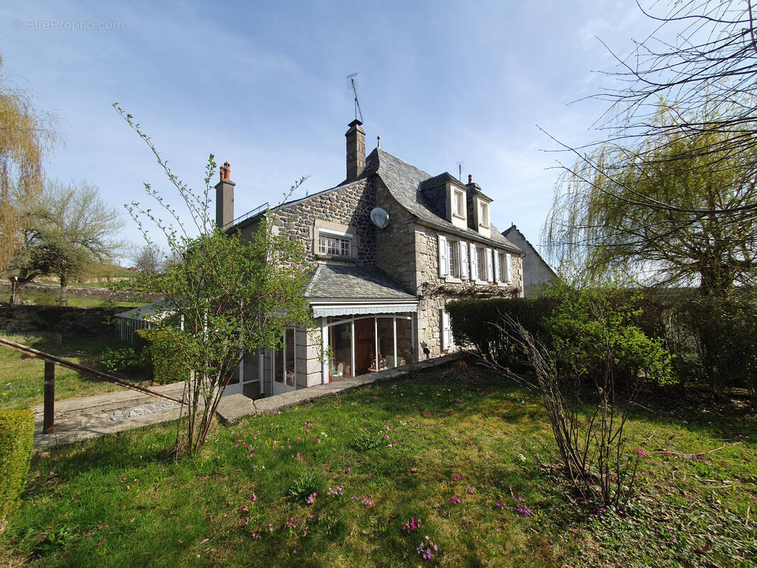 Maison à LAGUIOLE