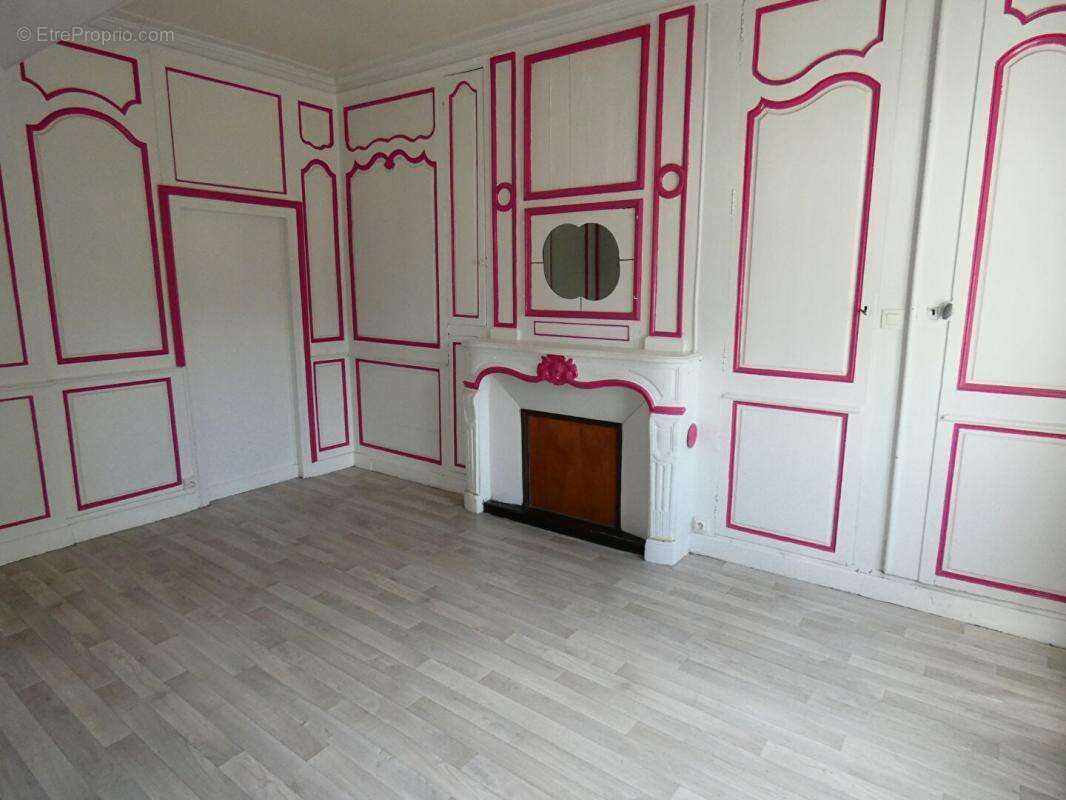 Appartement à IVRY-LA-BATAILLE