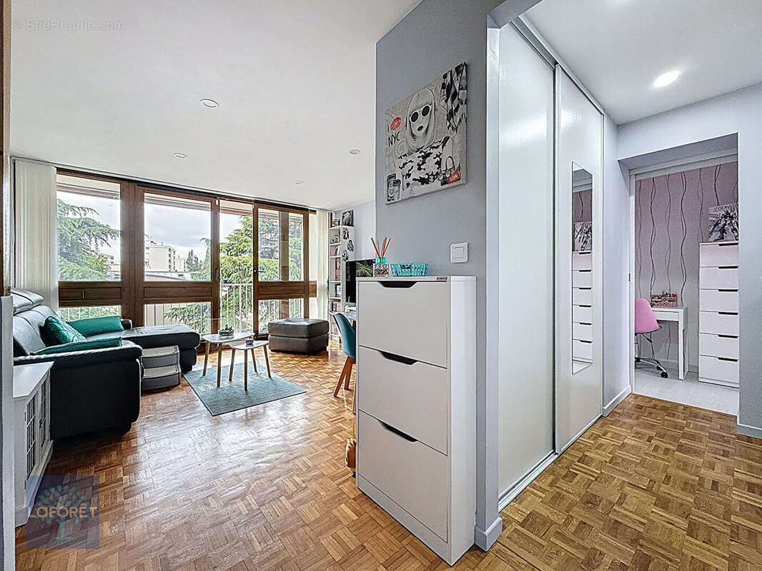 Appartement à CHILLY-MAZARIN