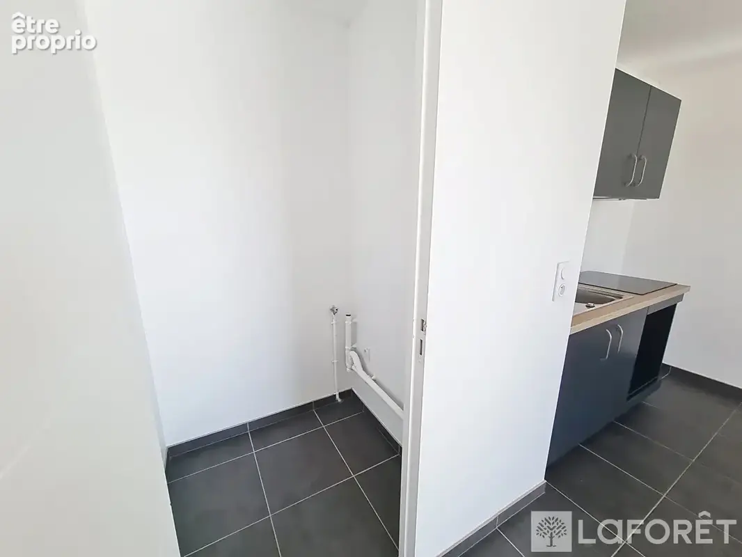 Appartement Epron 2 pièce(s) - Avec balcon et place de parking sécurisée - photo 8