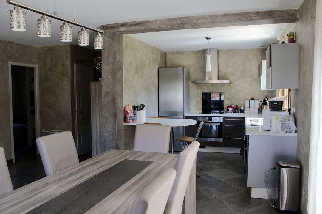 SALLE A MANGER  - Maison à VIUZ-EN-SALLAZ