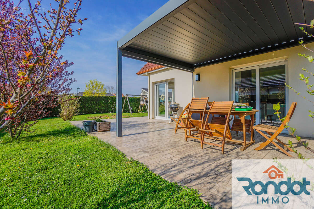 Maison à NORGES-LA-VILLE