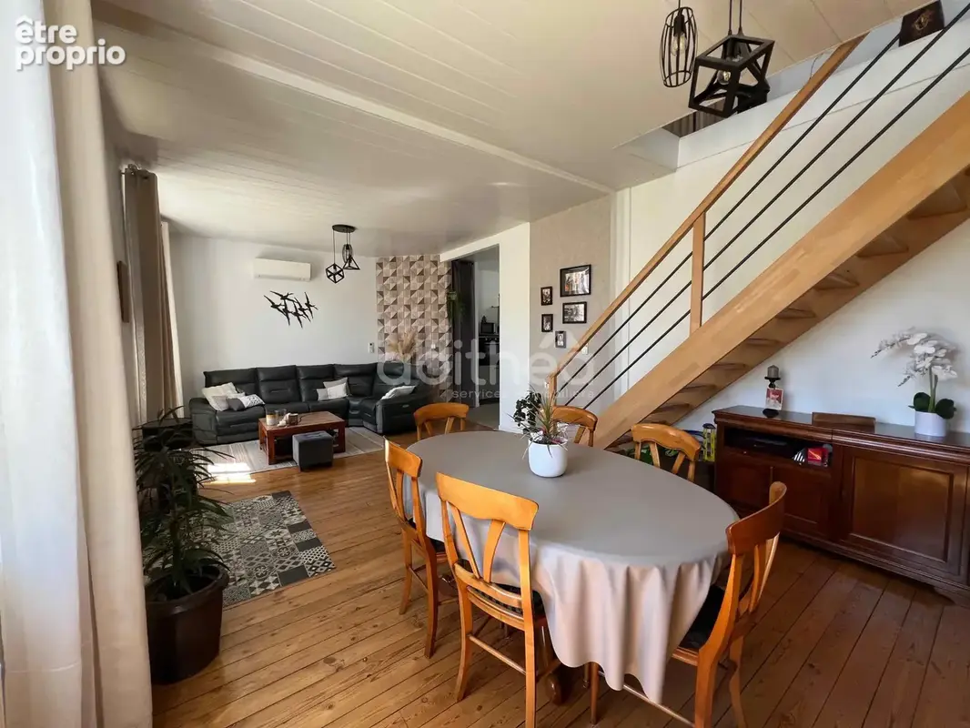 Maison rénovée avec terrain et dépendances. - photo 3