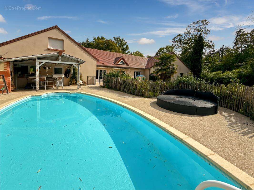 Maison à YVOY-LE-MARRON