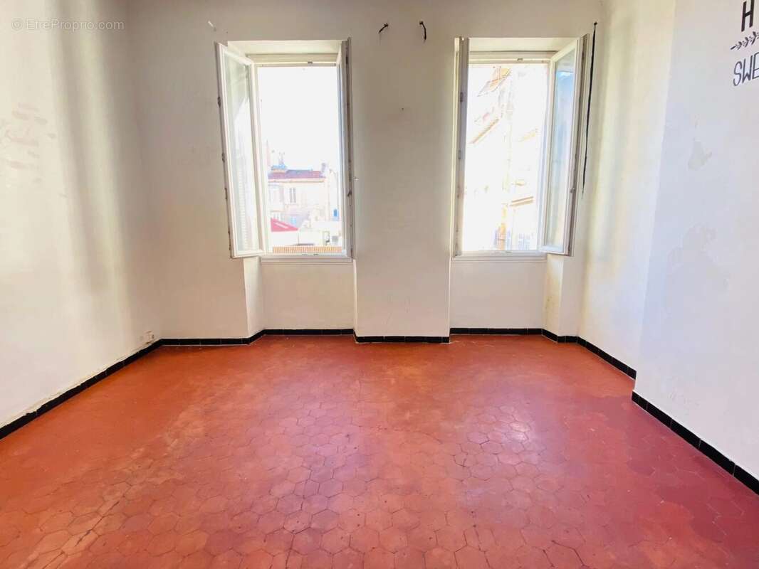 Appartement à MARSEILLE-6E