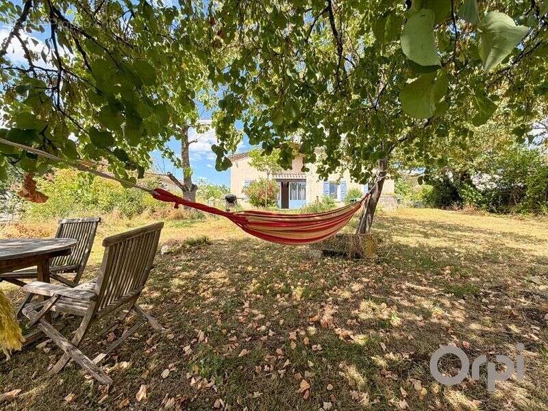 Dans un village haut perché, maison en pierre avec jardin attenant et sa vue panoramique - photo 9