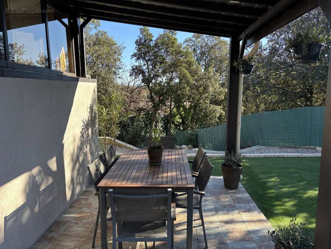 Maison à ROQUEBRUNE-SUR-ARGENS