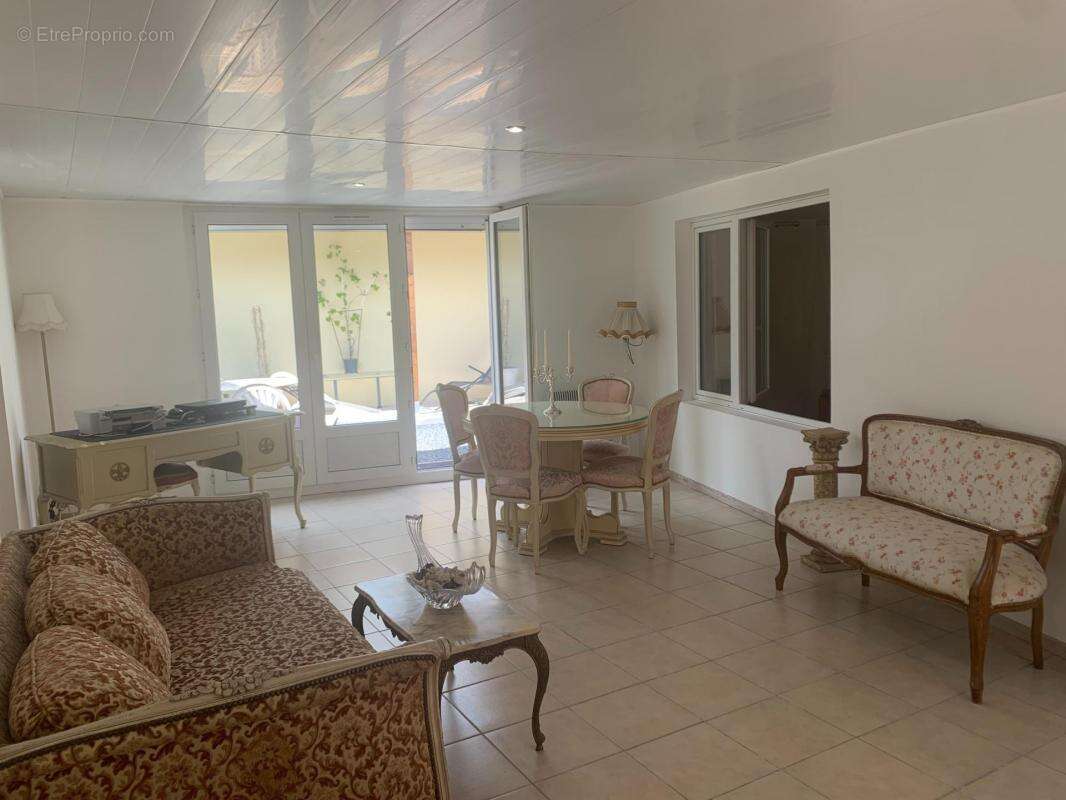 Maison à MILLY-SUR-THERAIN