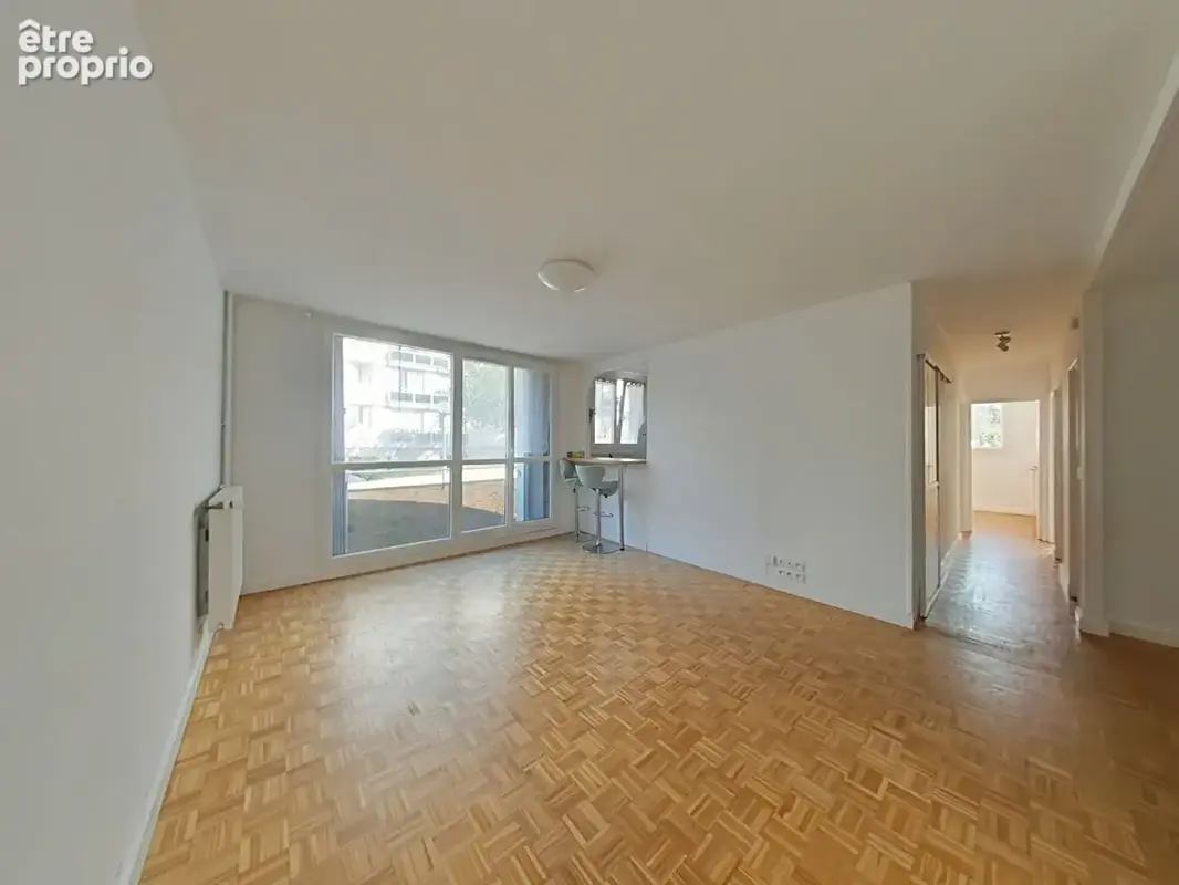 Appartement à FONTENAY-LE-FLEURY