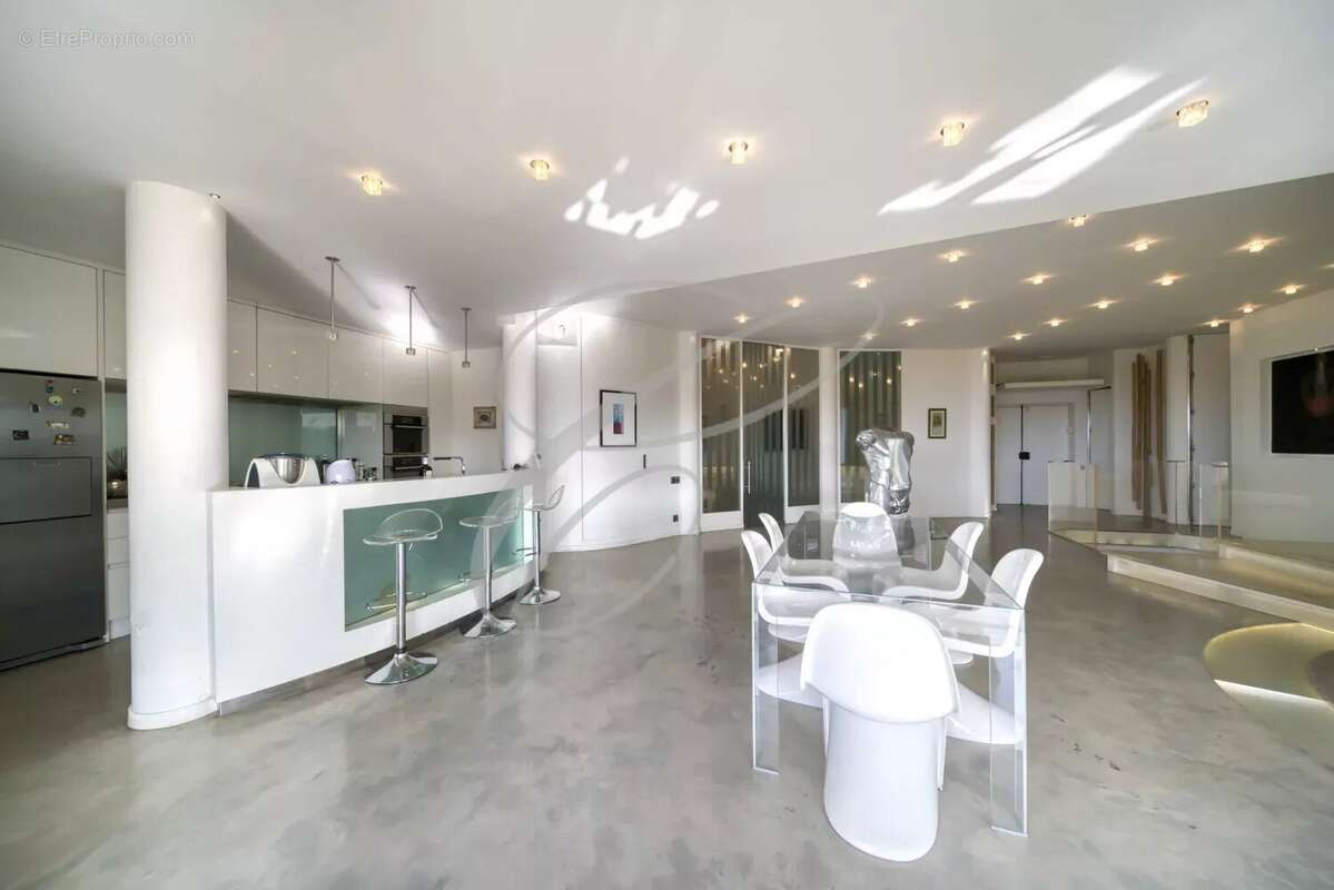 Appartement à ROQUEBRUNE-CAP-MARTIN