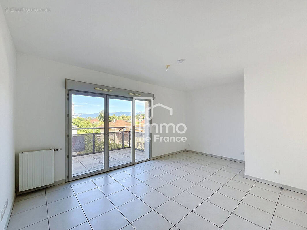 Appartement à VALLEIRY