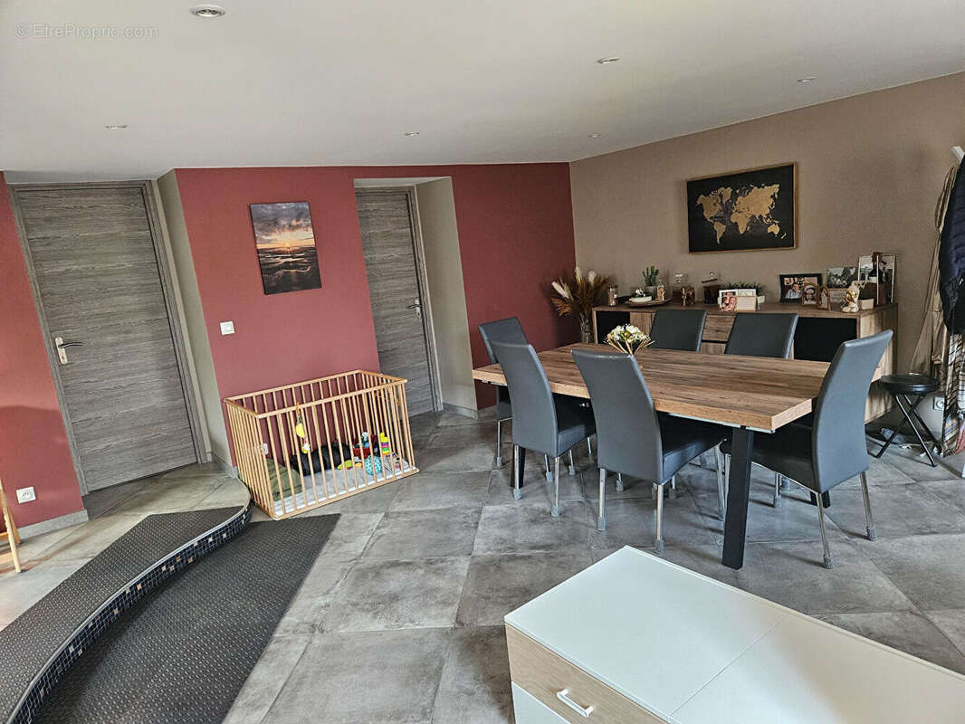 Appartement à DOUBS