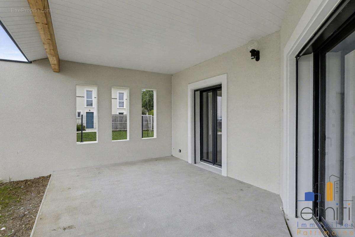 Maison à BRUGUIERES