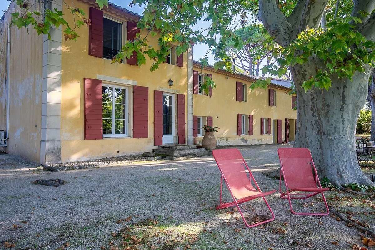 Maison à VELAUX