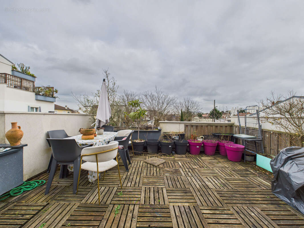 Appartement à SARTROUVILLE