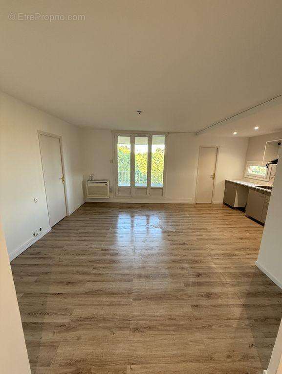   - Appartement à DRAGUIGNAN