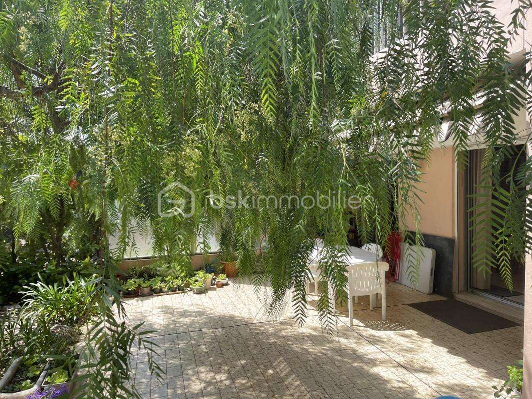 Appartement à SAINT-LAURENT-DU-VAR