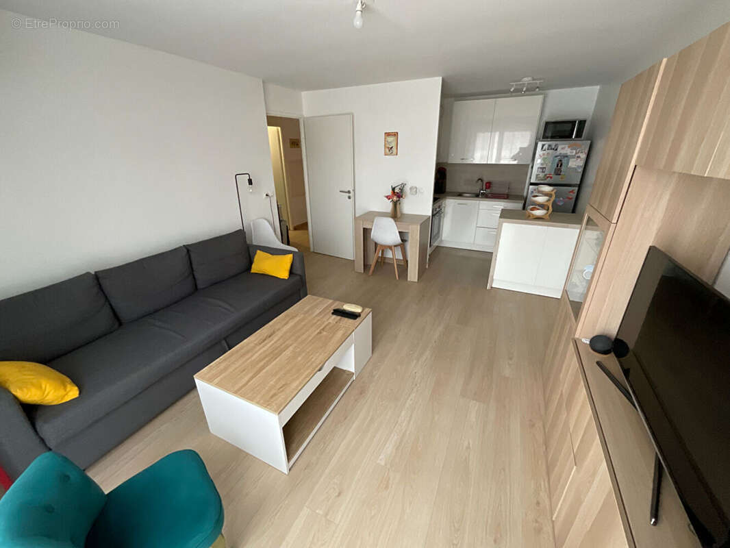 Appartement à CHANTELOUP-LES-VIGNES