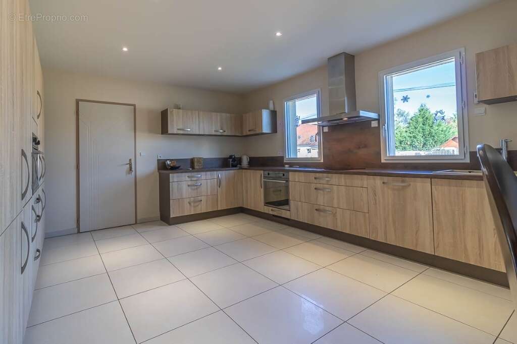 Maison à SELLES-SAINT-DENIS