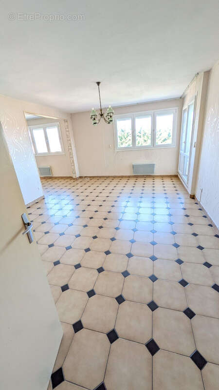 Appartement à SATHONAY-CAMP