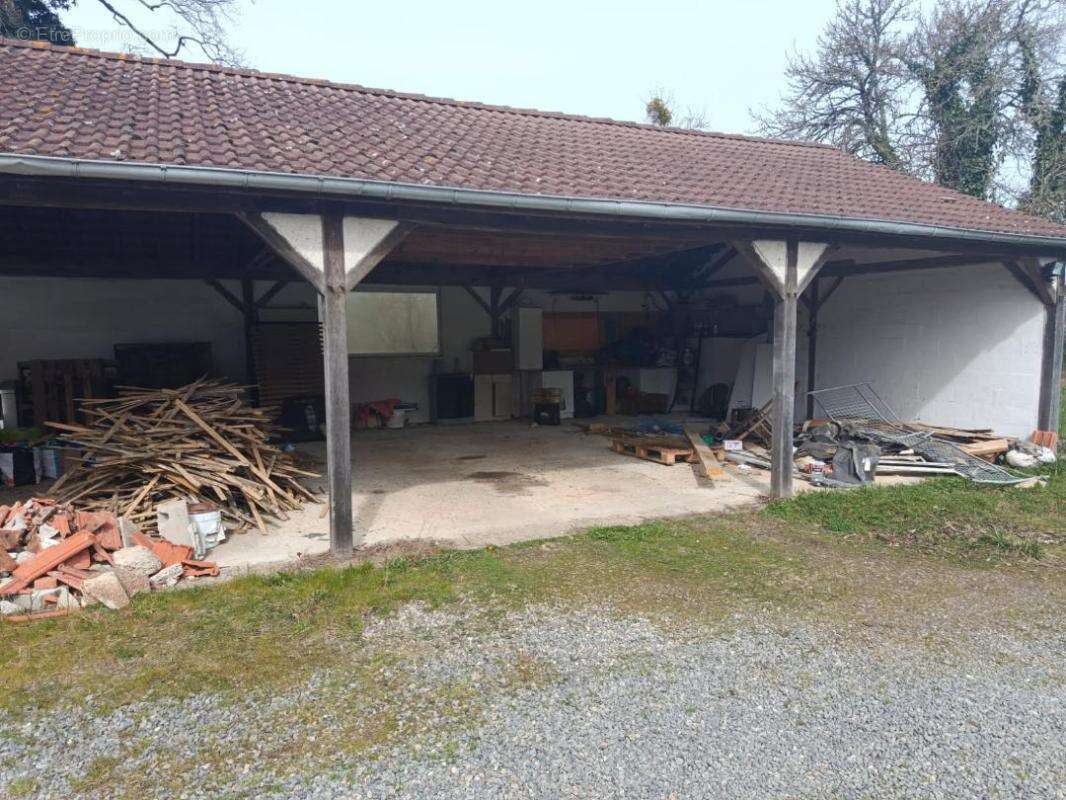 Maison à VICQ-EXEMPLET