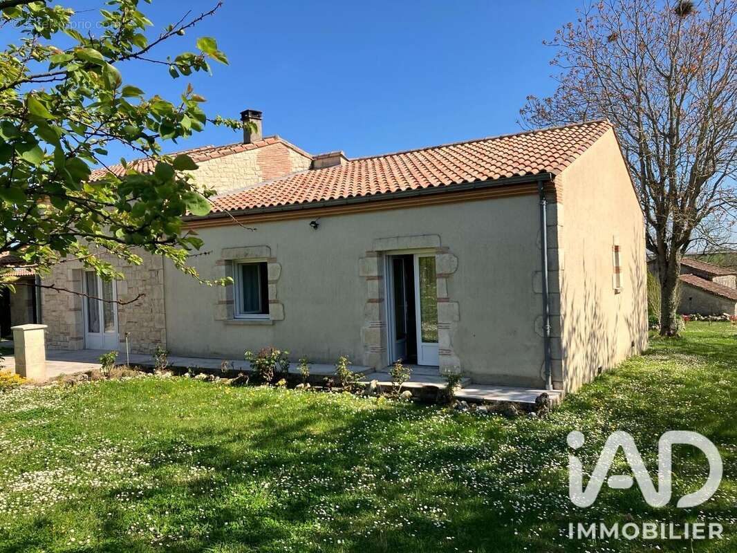 Maison 215 m² à Sainte-Colombe-De-Villeneuve  - photo 2