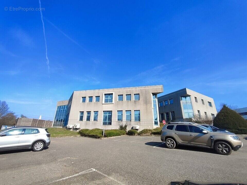 Autre à SAINT-QUENTIN-FALLAVIER