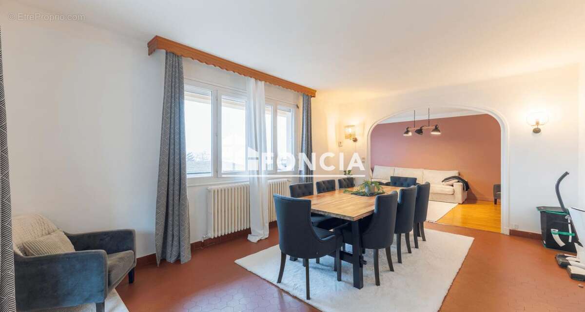 Maison à NEUVILLE-SUR-SAONE