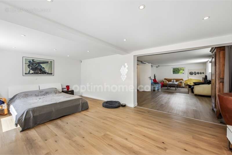 Maison à VERNEUIL-SUR-SEINE