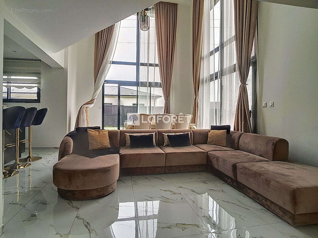 Maison à BARON-SUR-ODON